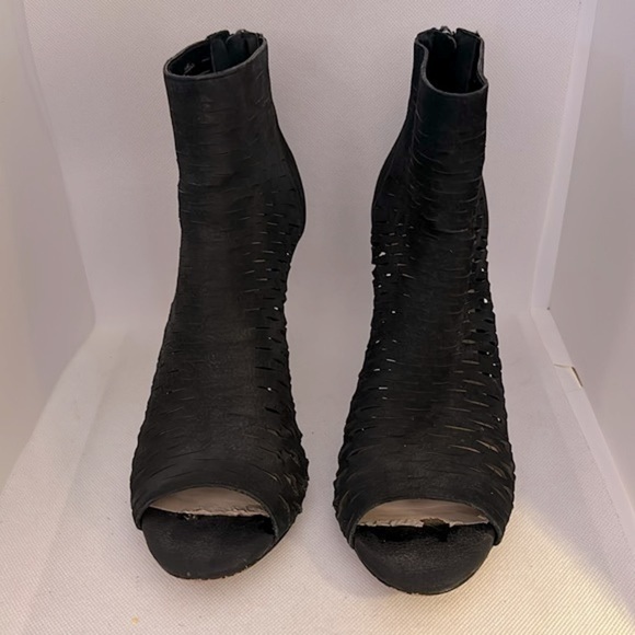 Vince Camuto Black Leather Suede Open Toe Booties Size 9.5 - Picture 2 of 16